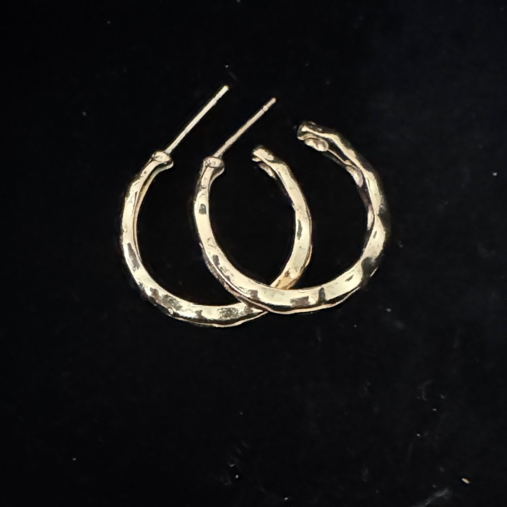 Chic Textured Gold Hoop Earrings